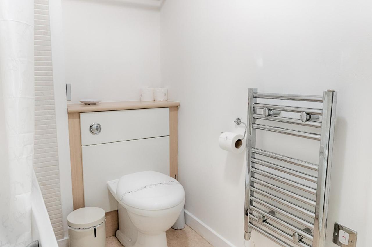 Appartement Parking, Balcony, Fully Equipped Kitchen à Swansea Extérieur photo