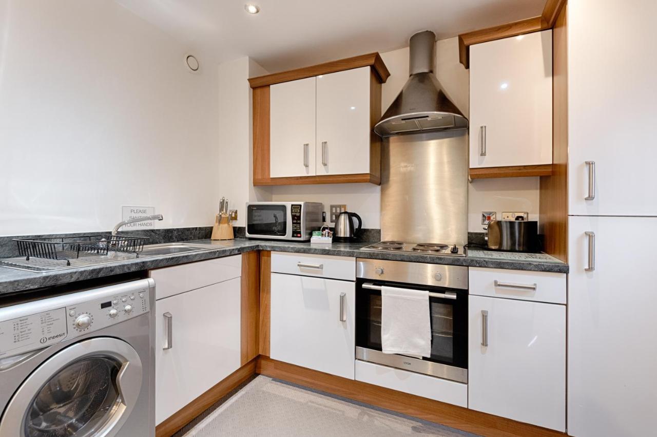 Appartement Parking, Balcony, Fully Equipped Kitchen à Swansea Extérieur photo