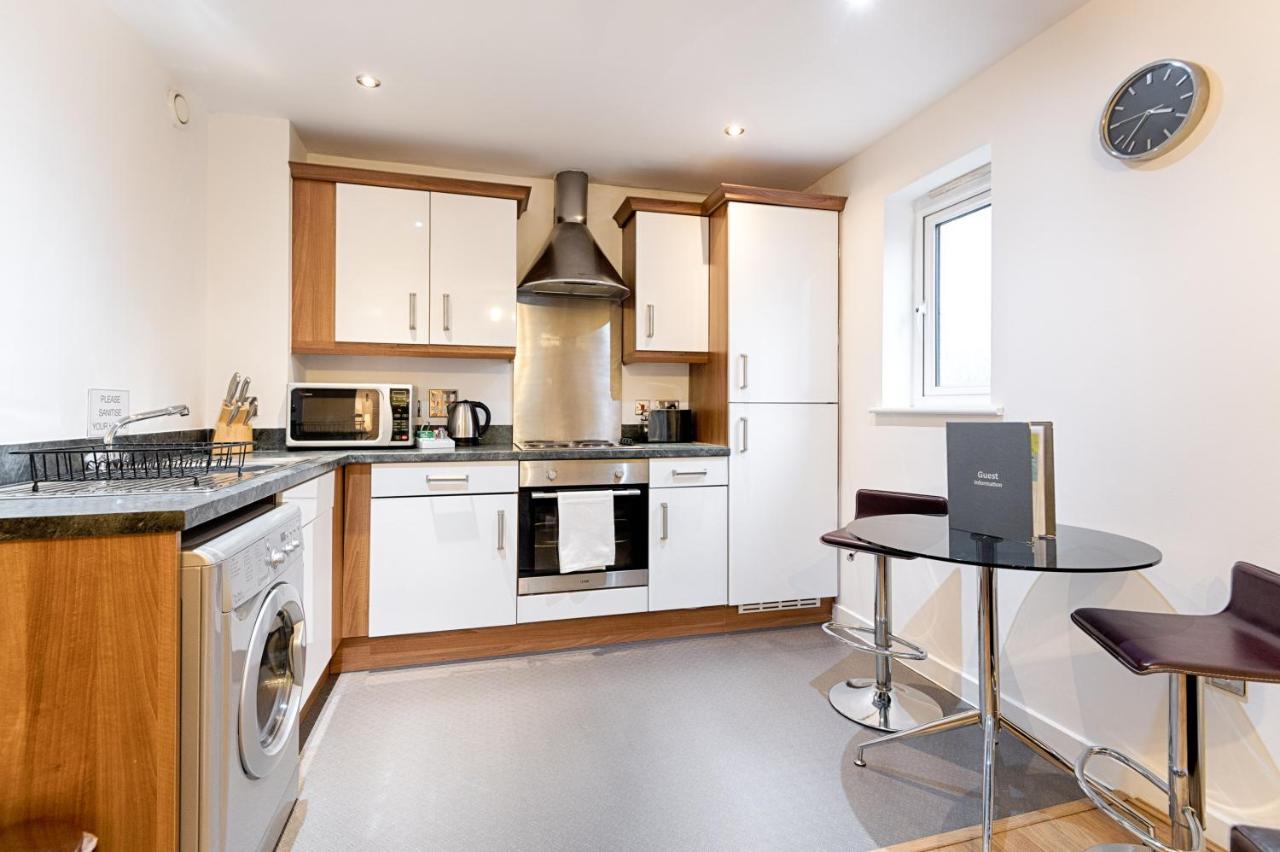 Appartement Parking, Balcony, Fully Equipped Kitchen à Swansea Extérieur photo